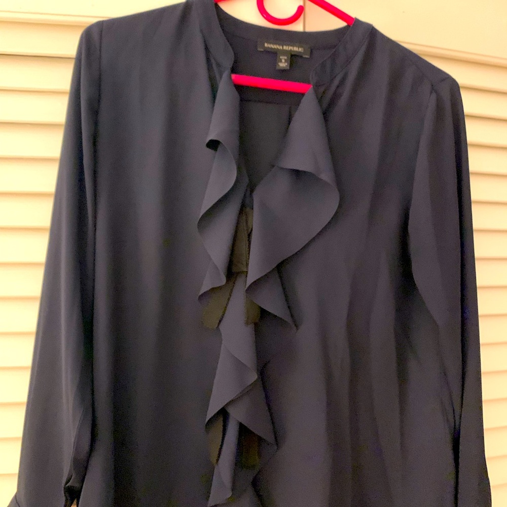 Cute long sleeve ruffle blouse- perfect for work